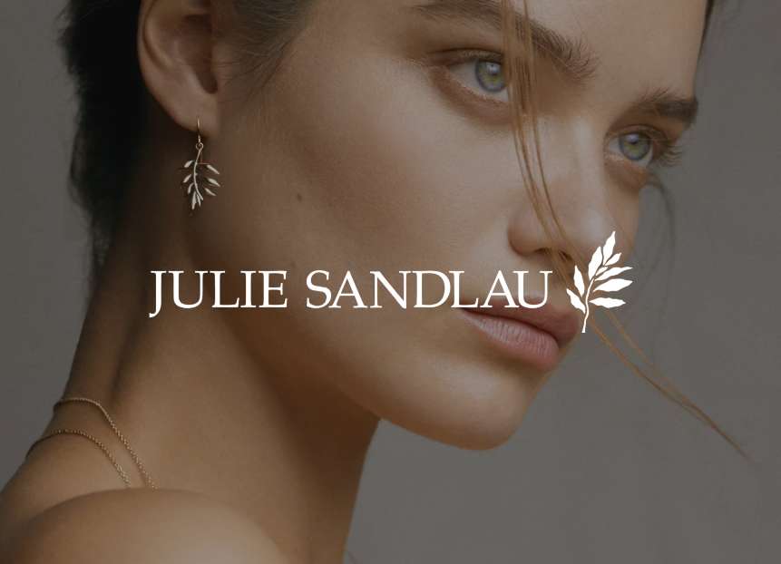 Se vores udvalg af Julie Sandlau smykker